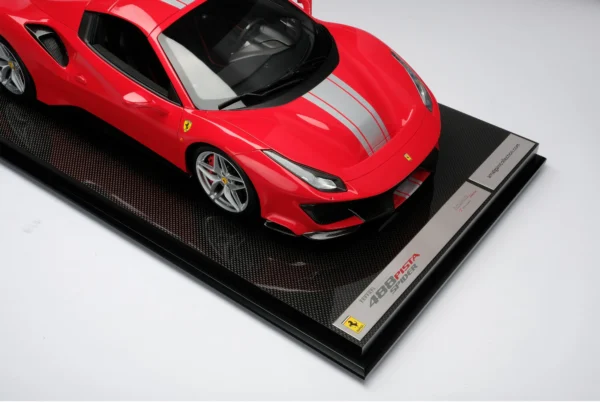 Amalgam Ferrari 488 Pista Spider (2018) | Limitierte Auflage 1:8 – Bild 8