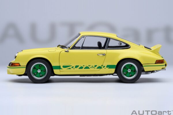 AUTOart Porsche 911 Carrera 2.7 RS (Light Yellow with Green stripes) – Bild 2
