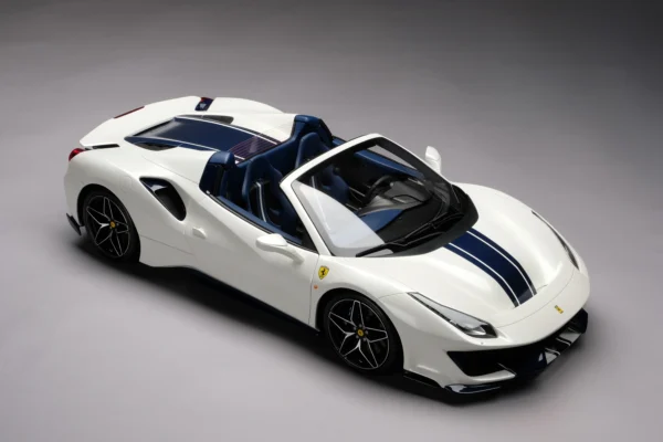 Amalgam Ferrari 488 Pista Spider (2018) | Limitierte Auflage 1:8 – Bild 3
