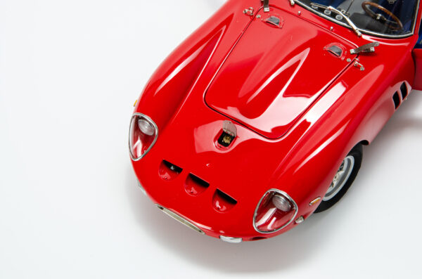 Martisan Ferrari 250 GTO Rosso Corsa AL mit Kupferkarosserie one of 199 – Bild 8