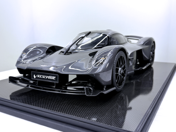 Frontiart Aston Martin Valkyrie Carbon Resin Model Car 1/8