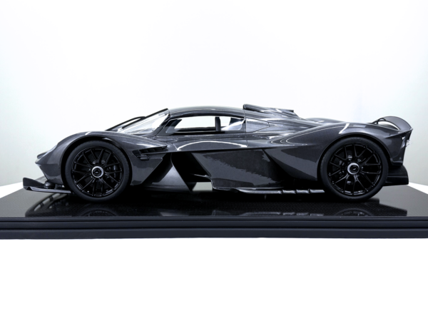 Frontiart Aston Martin Valkyrie Carbon Resin Model Car 1/8 – Bild 9