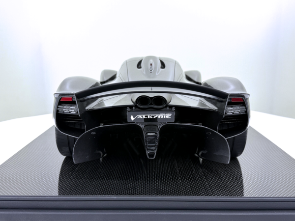 Frontiart Aston Martin Valkyrie Carbon Resin Model Car 1/8 – Bild 7