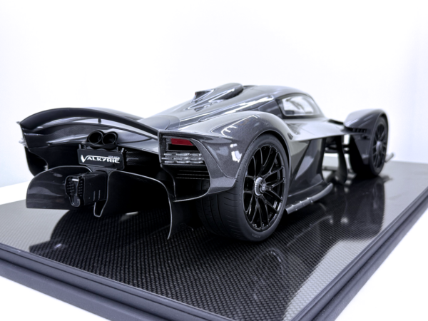 Frontiart Aston Martin Valkyrie Carbon Resin Model Car 1/8 – Bild 6