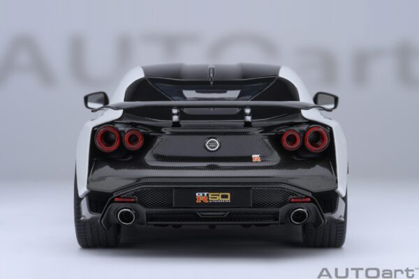 AUTOart NISSAN GT-R50 by ITALDESIGN (METALLIC WHITE/BLACK) – Bild 7