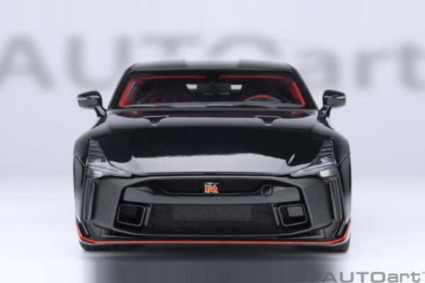 AUTOart NISSAN GT-R50 by ITALDESIGN (BLACK/MATT BLACK) – Bild 8
