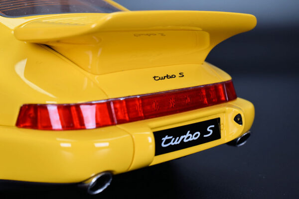 GT Spirit Porsche 911 964 Turbo S gelb 1994 1:8 – Bild 14