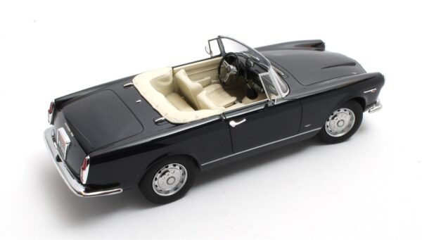 Cult Scale Alfa Romeo 2600 blau – Bild 6
