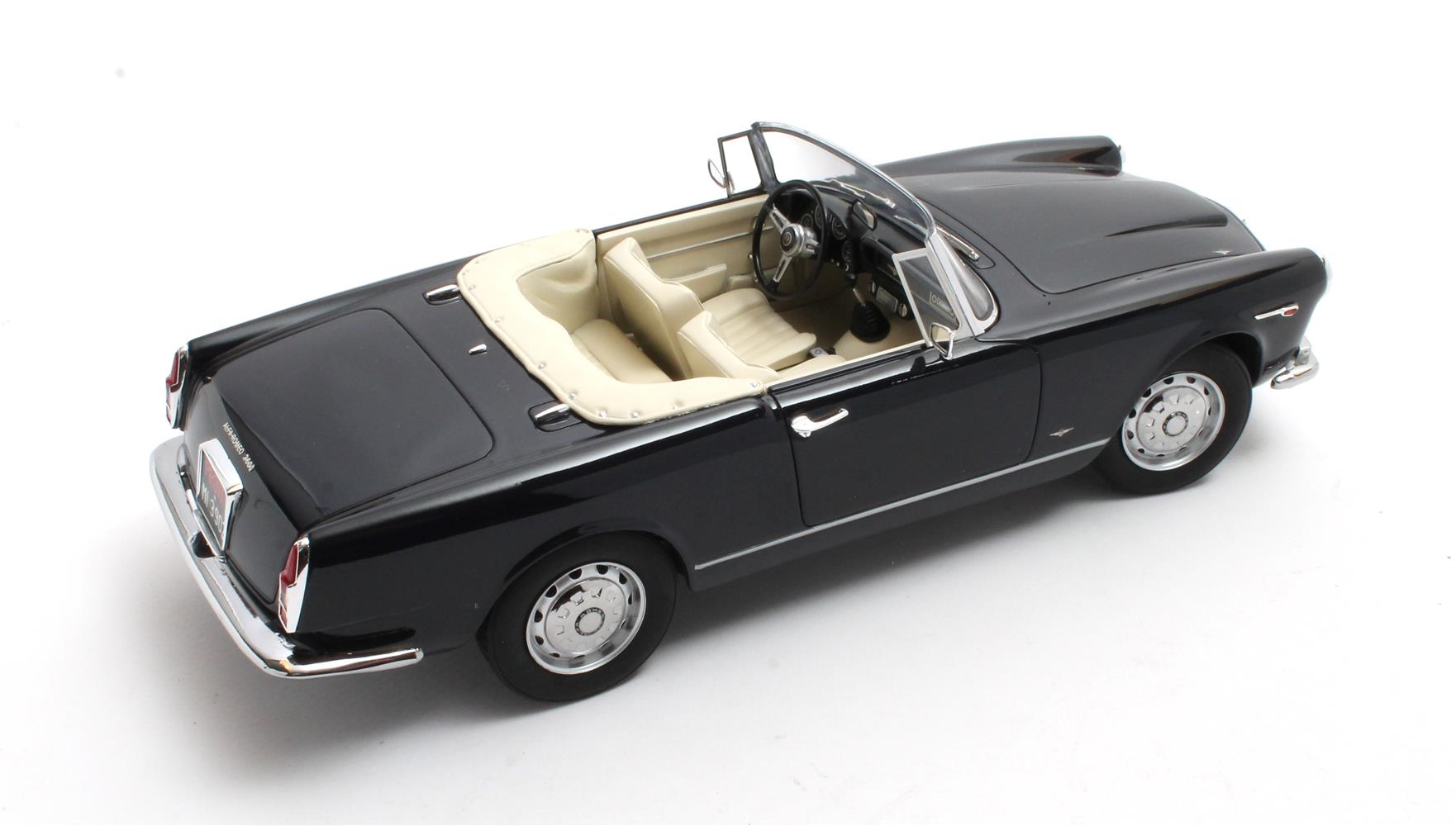 Cult Scale Alfa Romeo 2600 blau - 1/18 – Bild 6