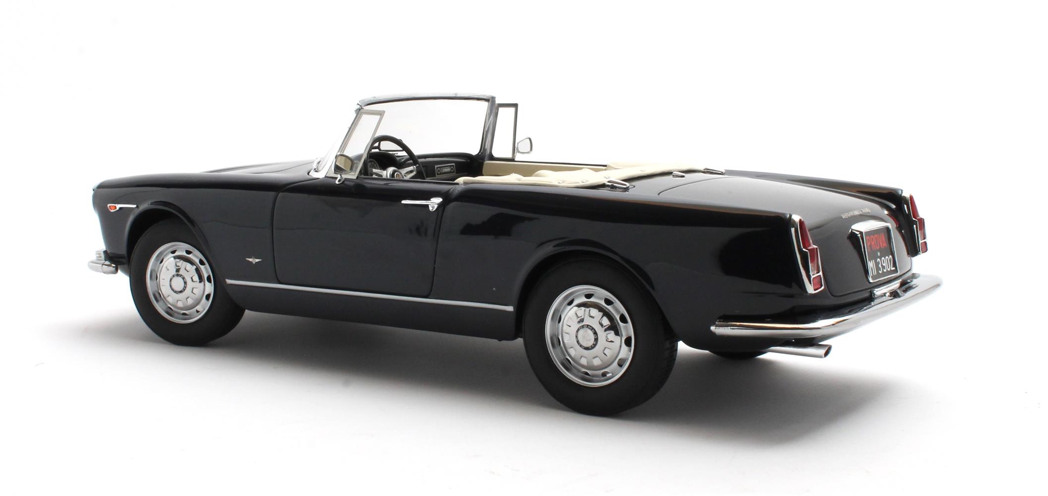 Cult Scale Alfa Romeo 2600 blau - 1/18 – Bild 3