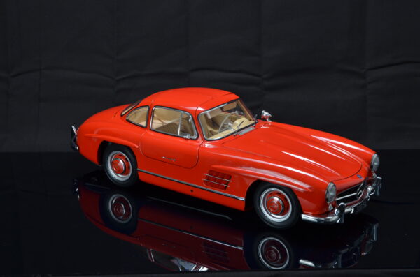 IXO Mercedes 300 SL rot Bausatz 1:8 – Bild 2