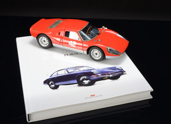 Bundle CMC Porsche 904 Pebble Beach  - Porsche 901 Buch: Die Wurzeln einer Legende