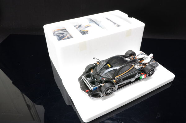 LCD Models Pagani Huayra R carbon schwarz – Bild 3