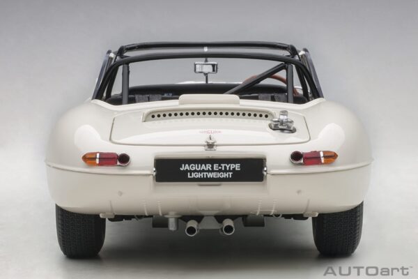AUTOart Jaguar Lightweight E-Type white 1/18 – Bild 13