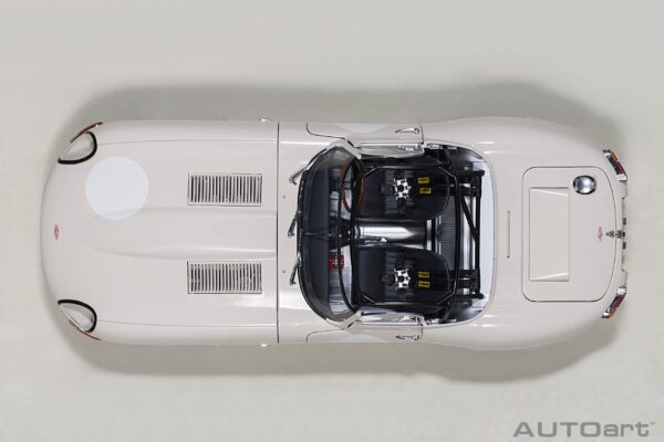 AUTOart Jaguar Lightweight E-Type white 1/18 – Bild 12