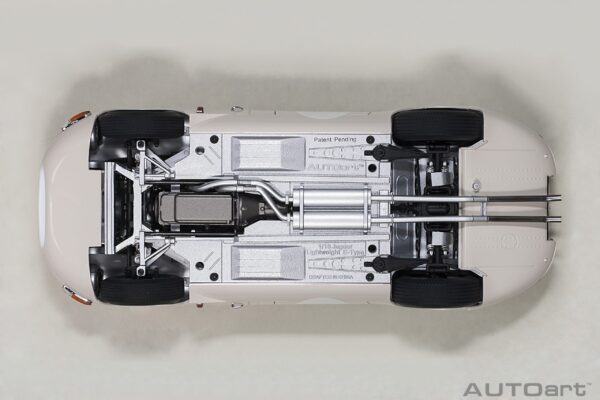 AUTOart Jaguar Lightweight E-Type white 1/18 – Bild 11