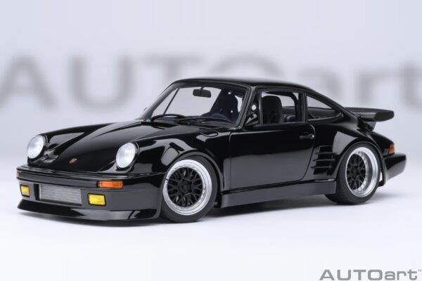 AUTOart Porsche 911 (930) Turbo Wangan Midnight “Blackbird” – Bild 2