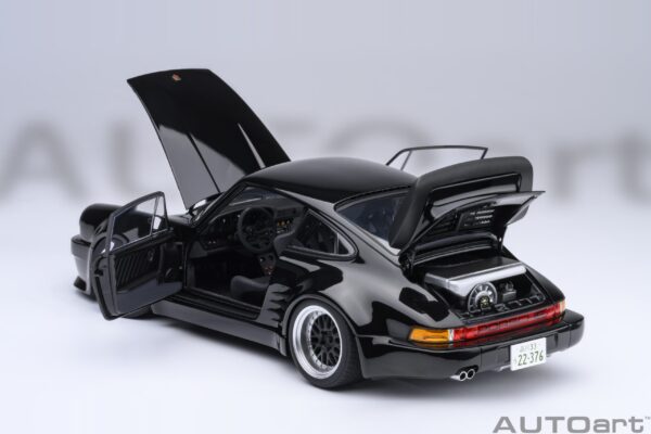 AUTOart Porsche 911 (930) Turbo Wangan Midnight “Blackbird” – Bild 15