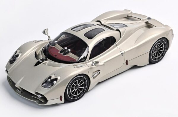 LCD Models Pagani Utopia Champagne Gold – Bild 8