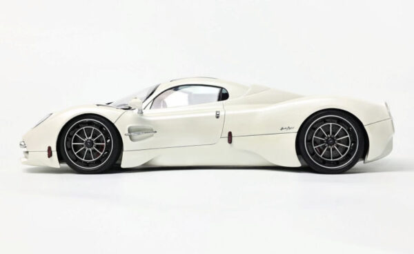 LCD Models Pagani Utopia Pearl White – Bild 7
