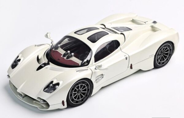 LCD Models Pagani Utopia Pearl White – Bild 5