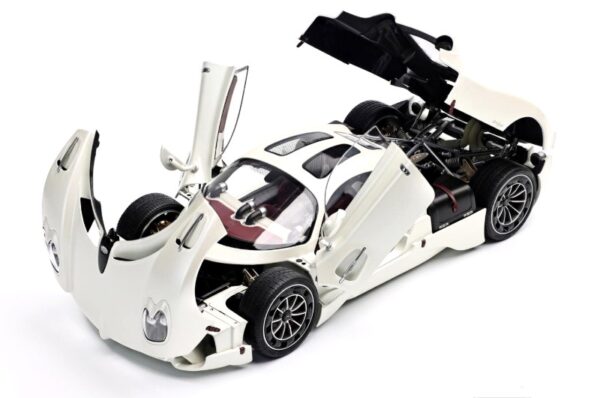 LCD Models Pagani Utopia Pearl White