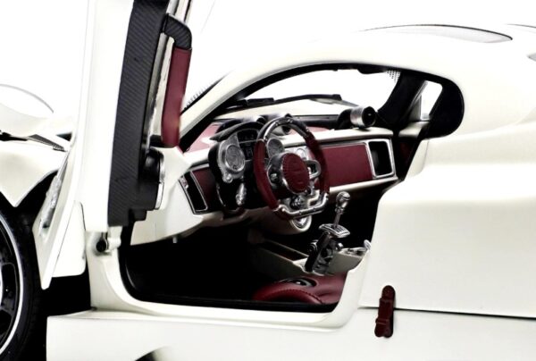 LCD Model Pagani Utopia Pearl White