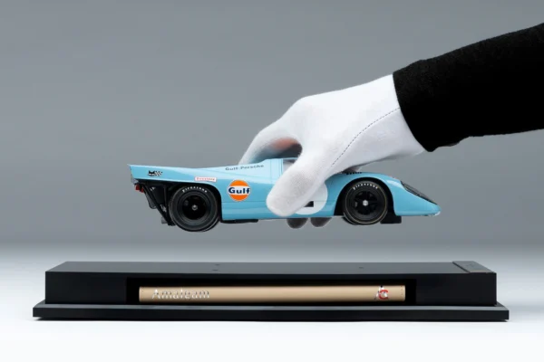 Amalgam Porsche 917K - Sieger von 1970 Daytona - Gulf-Lackierung - Road & Track 1:18 – Bild 2