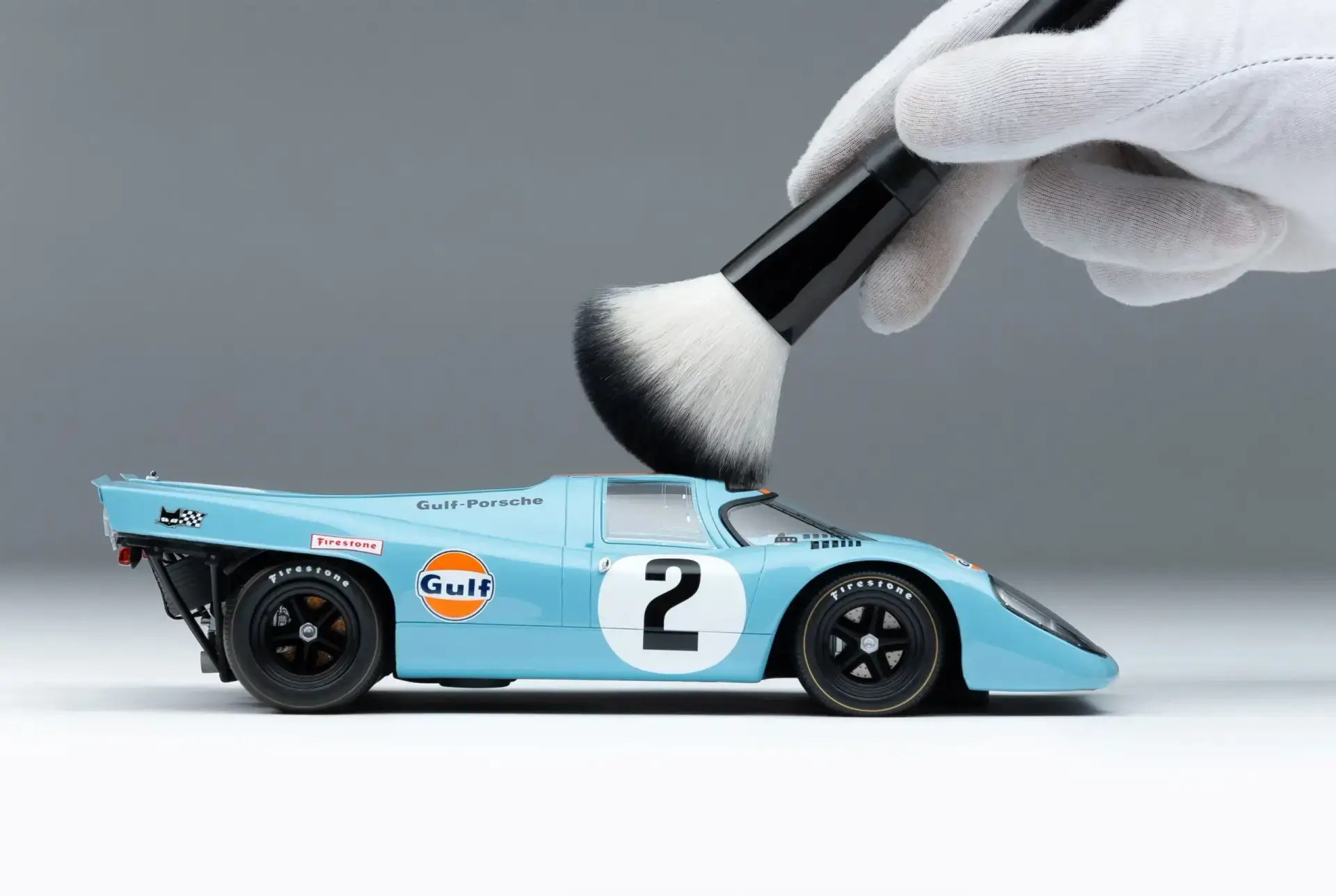 Amalgam Porsche 917K - Sieger von 1970 Daytona - Gulf-Lackierung - Road & Track 1:18 – Bild 6