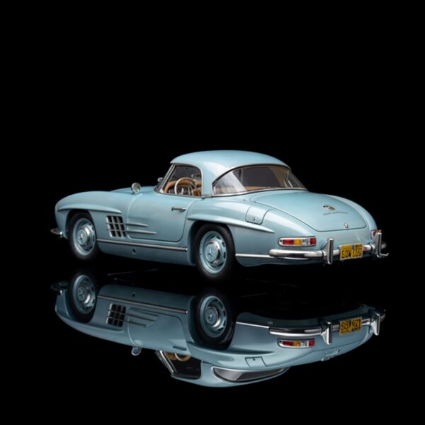 IXO Mercedes 300 SL Roadster blau modelcars24 exklusive Bausatz 1:8 – Bild 2