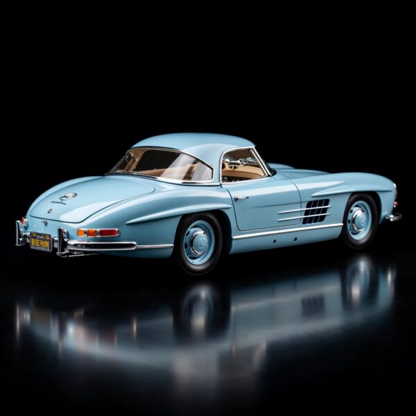 IXO Mercedes 300 SL Roadster blau modelcars24 exklusive Bausatz 1:8 – Bild 4