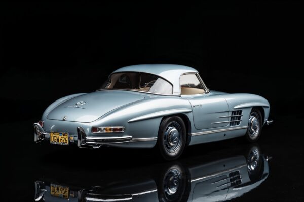 IXO Mercedes 300 SL Roadster blau modelcars24 exklusive Bausatz 1:8 – Bild 2