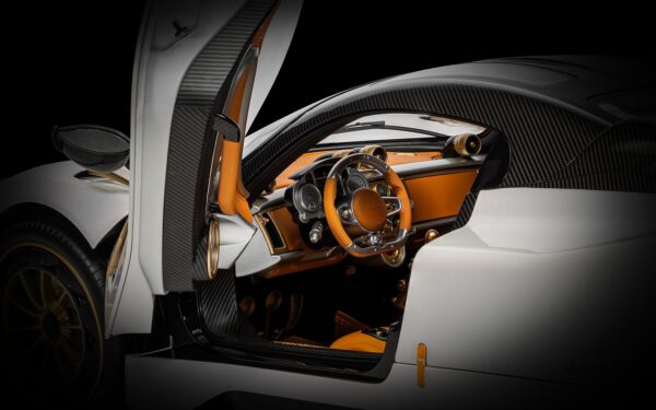 Pocher Pagani Utopia Coupé - Bianco Perla Bausatz 1:8 – Bild 3