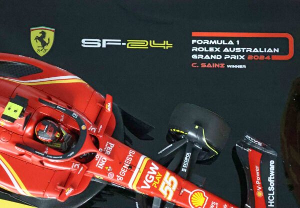 BBR Ferrari SF24 Australian GP 2024 - Sainz DIECAST MODEL AND HELMET – Bild 5