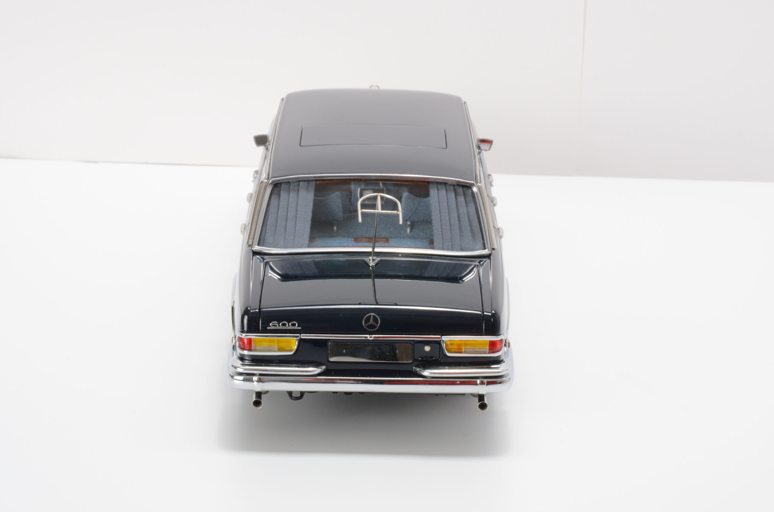 CMC Mercedes-Benz 600 Pullman “King of Rock ‘n’ Roll” – Bild 6