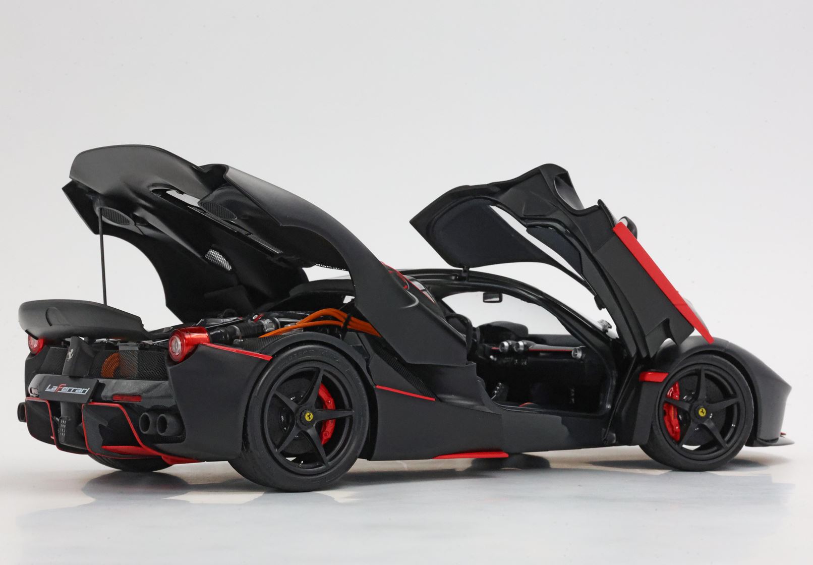 BBR Ferrari LaFerrari Matt black with red stripes – Bild 8