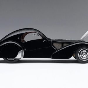 Amalgame BUGATTI Type 57SC Atlantic - "La Voiture Noire" (1936) | Édition limitée 1:8 - 1/8
