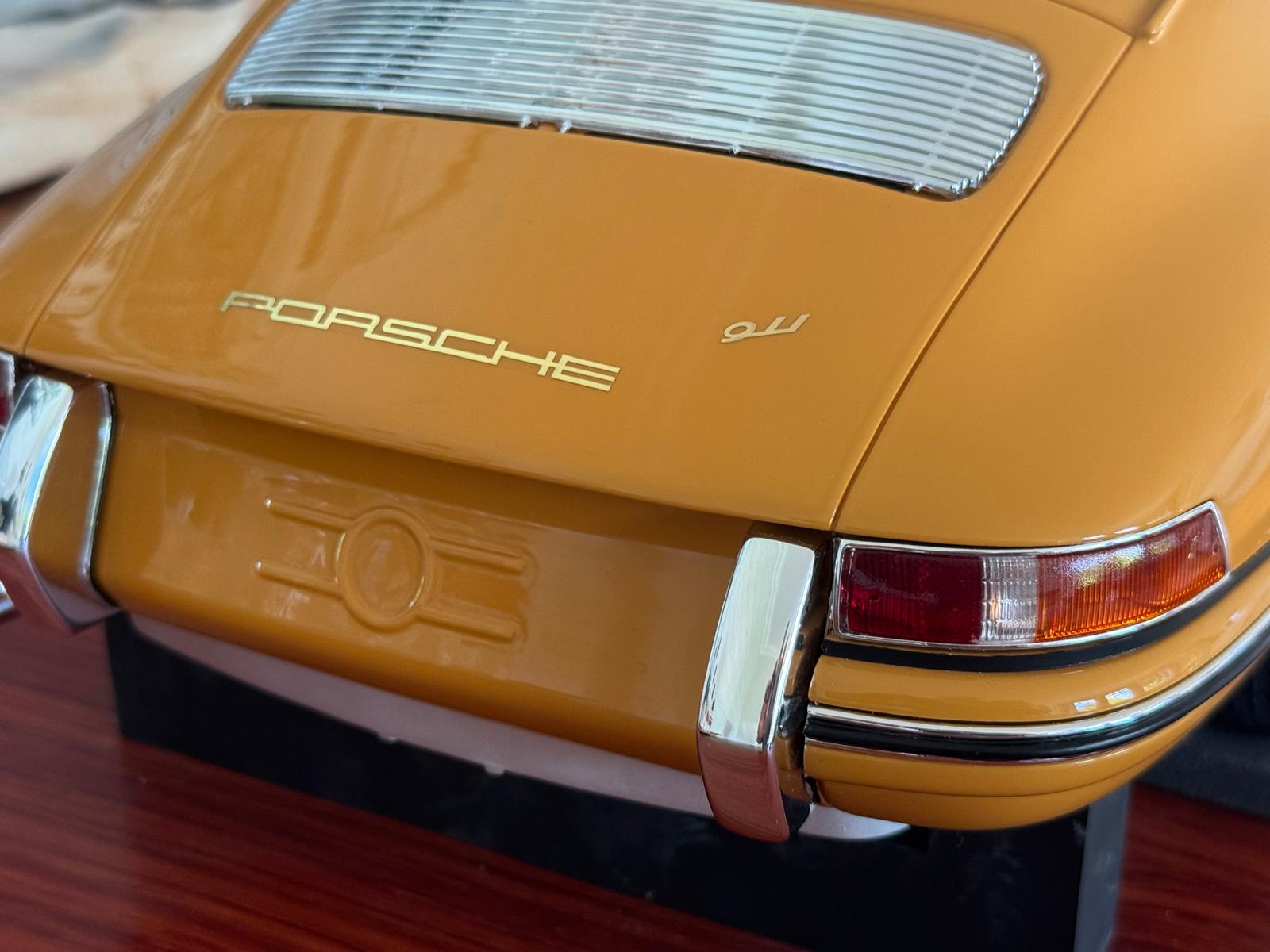 modelcars24 Porsche 911 bahama gelb 64-'68 - 1/6 - 画像10