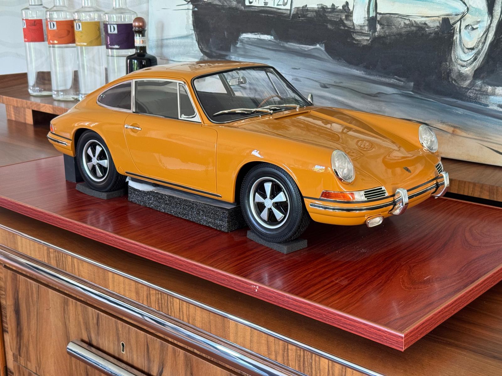モデルカーズ24 ポルシェ 911 バハマイエロー 64-'68 - 1/6
