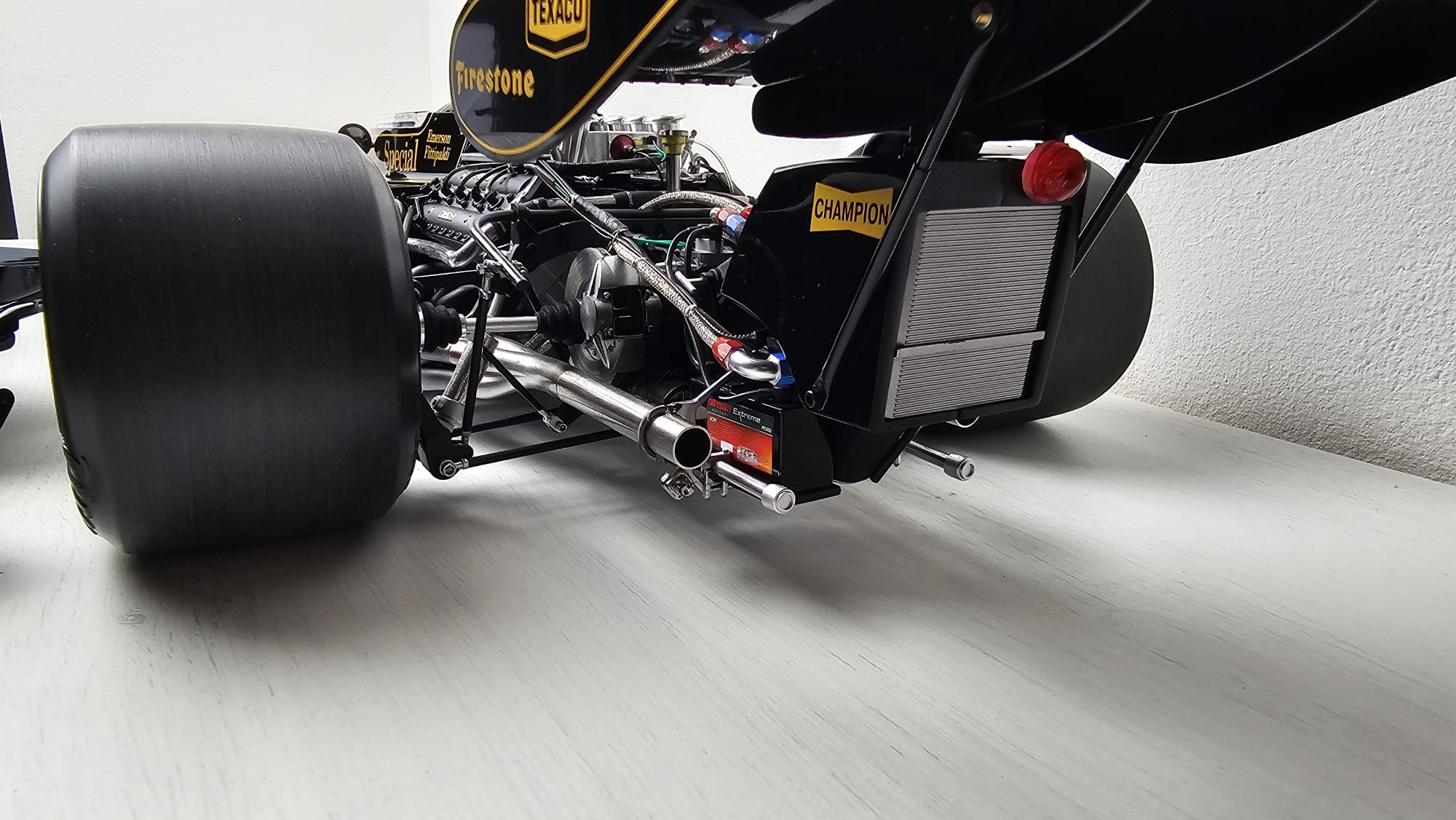 Lotus 72D - 1972 British GP - Emerson Fittipaldi - 1/8 Fertigmodell – Bild 21