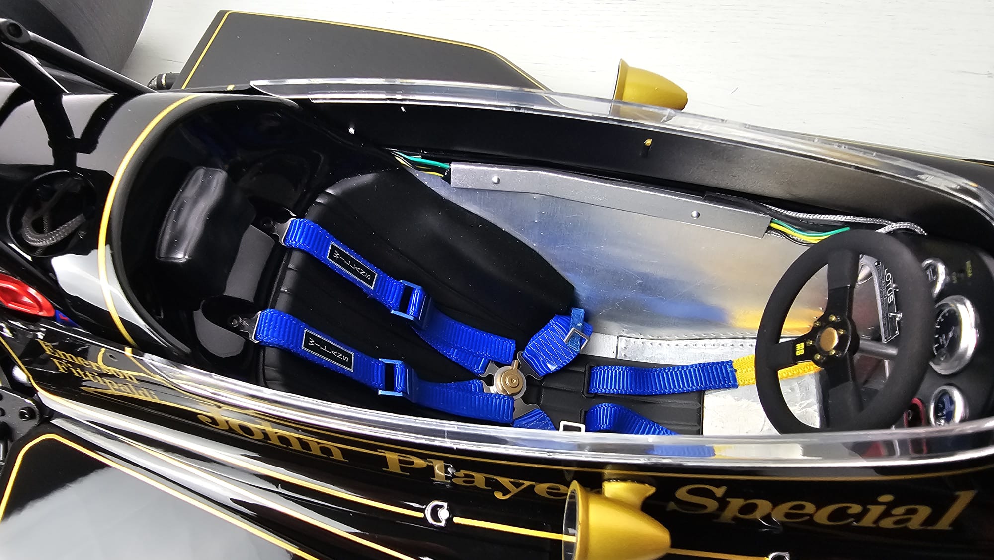 Lotus 72D - 1972 British GP - Emerson Fittipaldi - 1/8 Fertigmodell – Bild 23