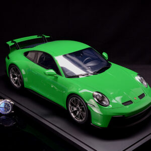GT Spirit PORSCHE 911 992 GT3 GREEN 2022 1:8 - 1/8