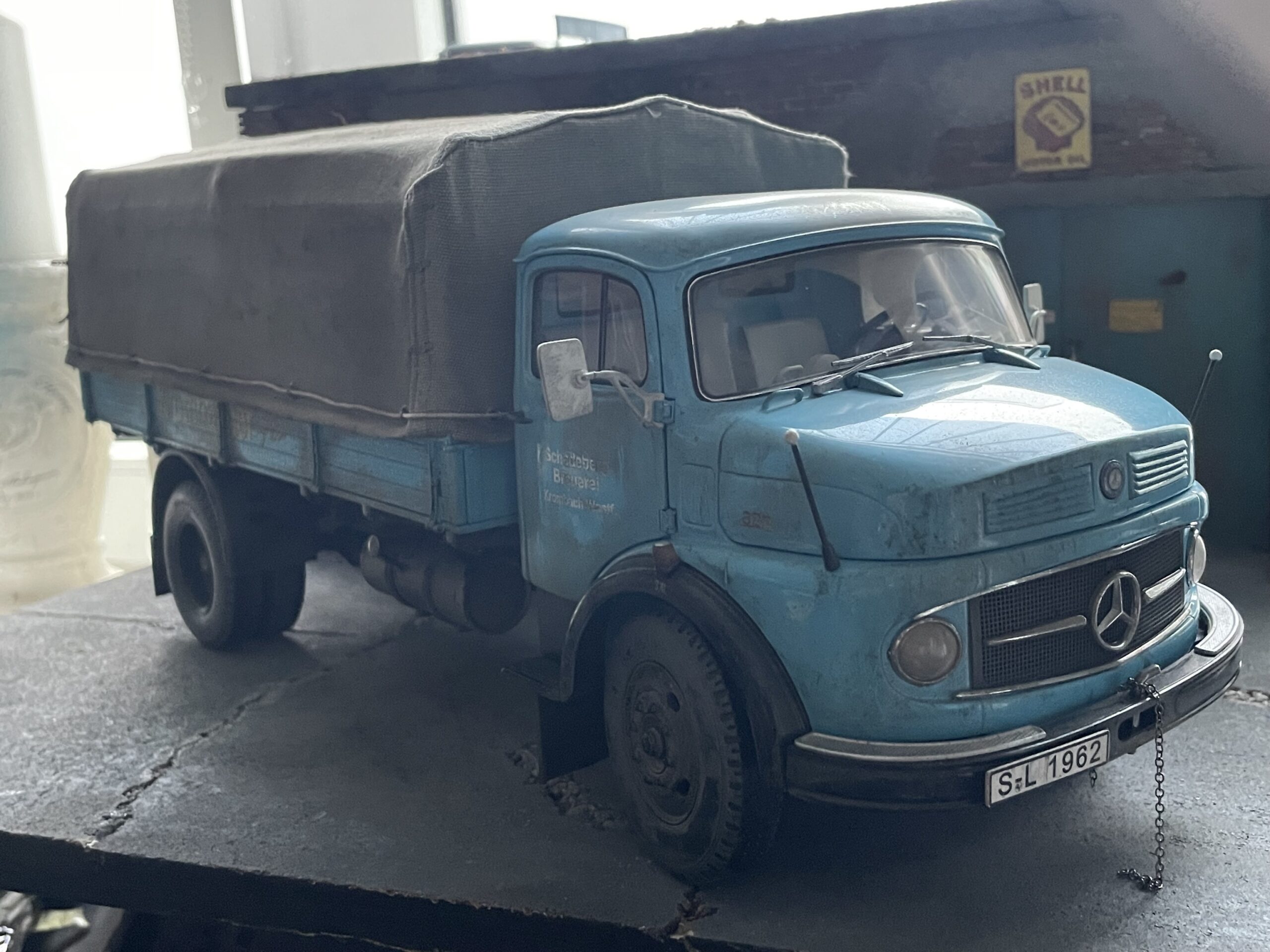 Schuco Mercedes L322, one of one weathered by Klaus Exner - 1/18 – Bild 2