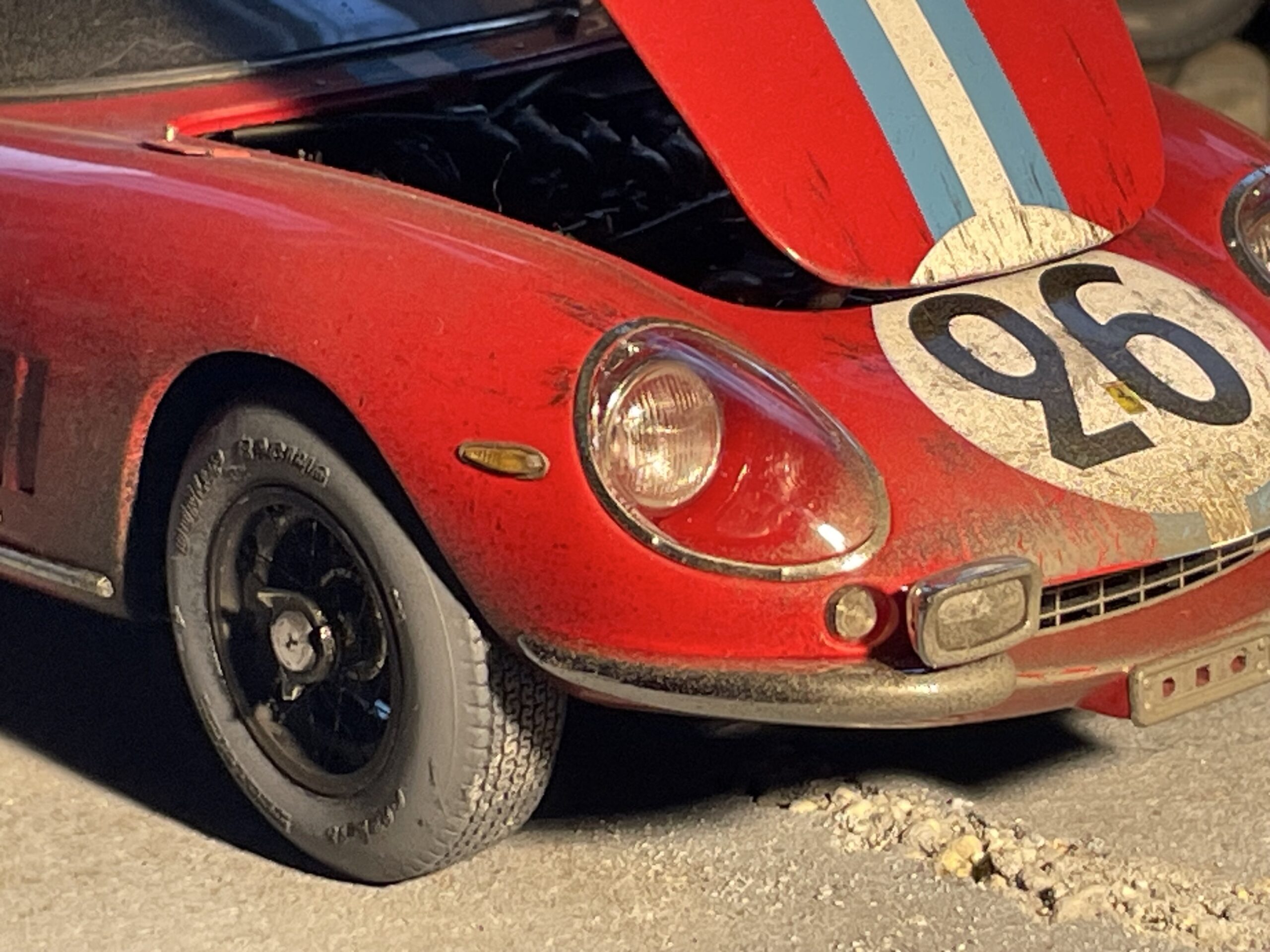 CMC Ferrari 275 GTB/C, 24h Frankreich 1966, Biscaldi/de Bourbon-Parme, #26, one of one weathered by Klaus Exner - 1/18 – Bild 4