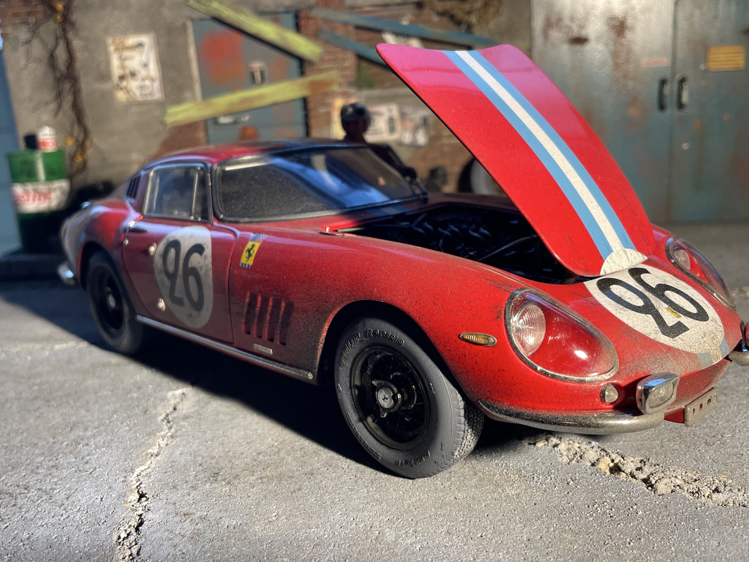 CMC Ferrari 275 GTB/C, 24h Frankreich 1966, Biscaldi/de Bourbon-Parme, #26, one of one weathered by Klaus Exner - 1/18 – Bild 3