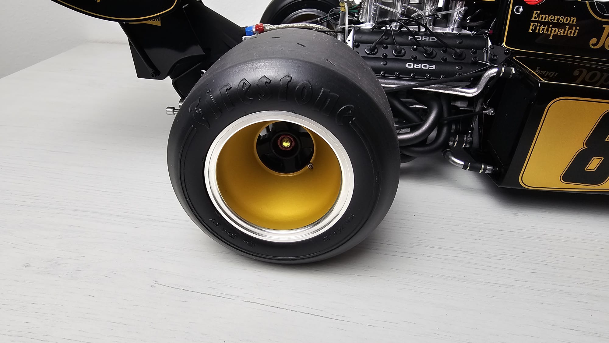 Lotus 72D - 1972 British GP - Emerson Fittipaldi - 1/8 Fertigmodell – Bild 11