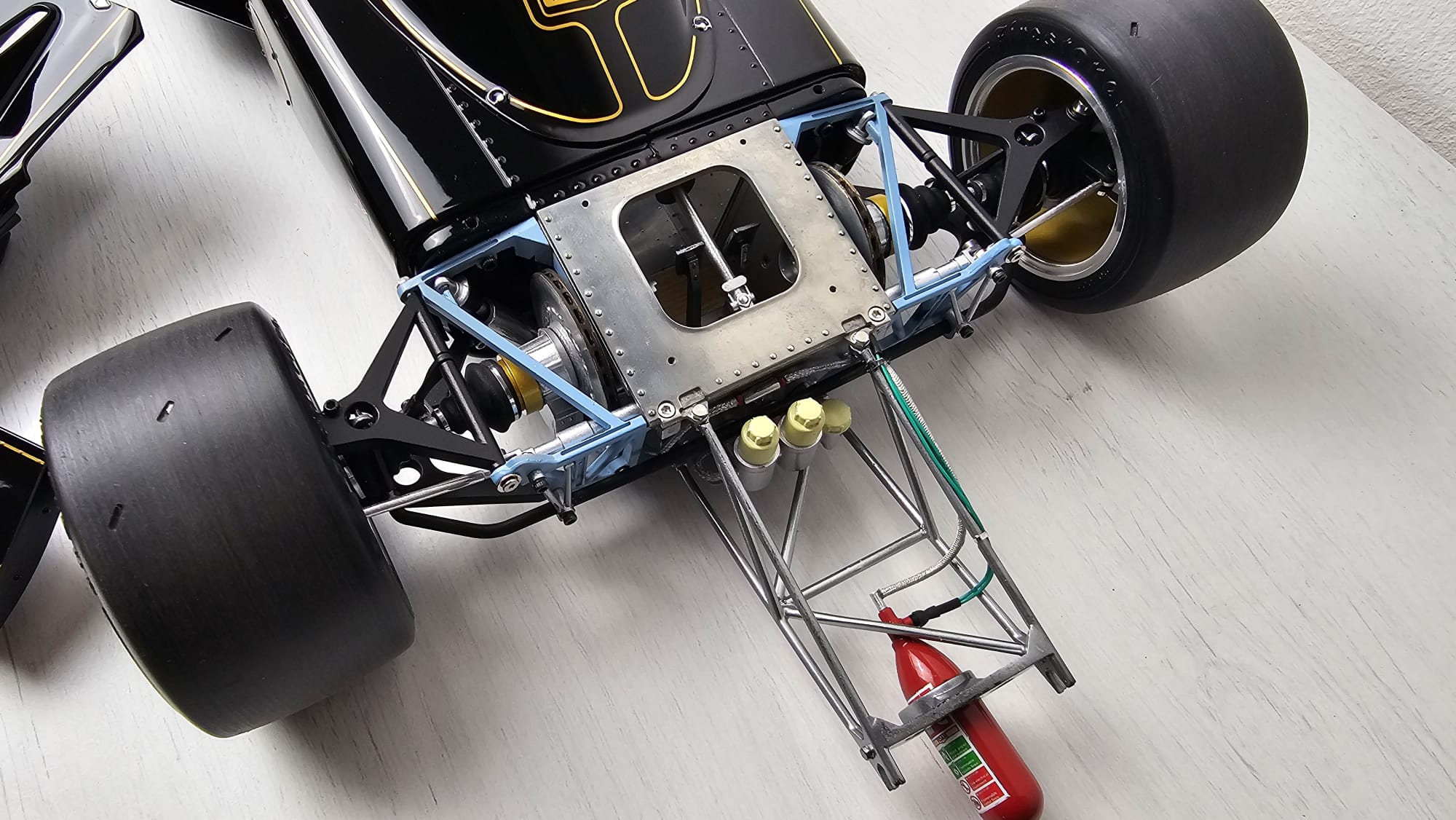 Lotus 72D - 1972 British GP - Emerson Fittipaldi - 1/8 Fertigmodell – Bild 8