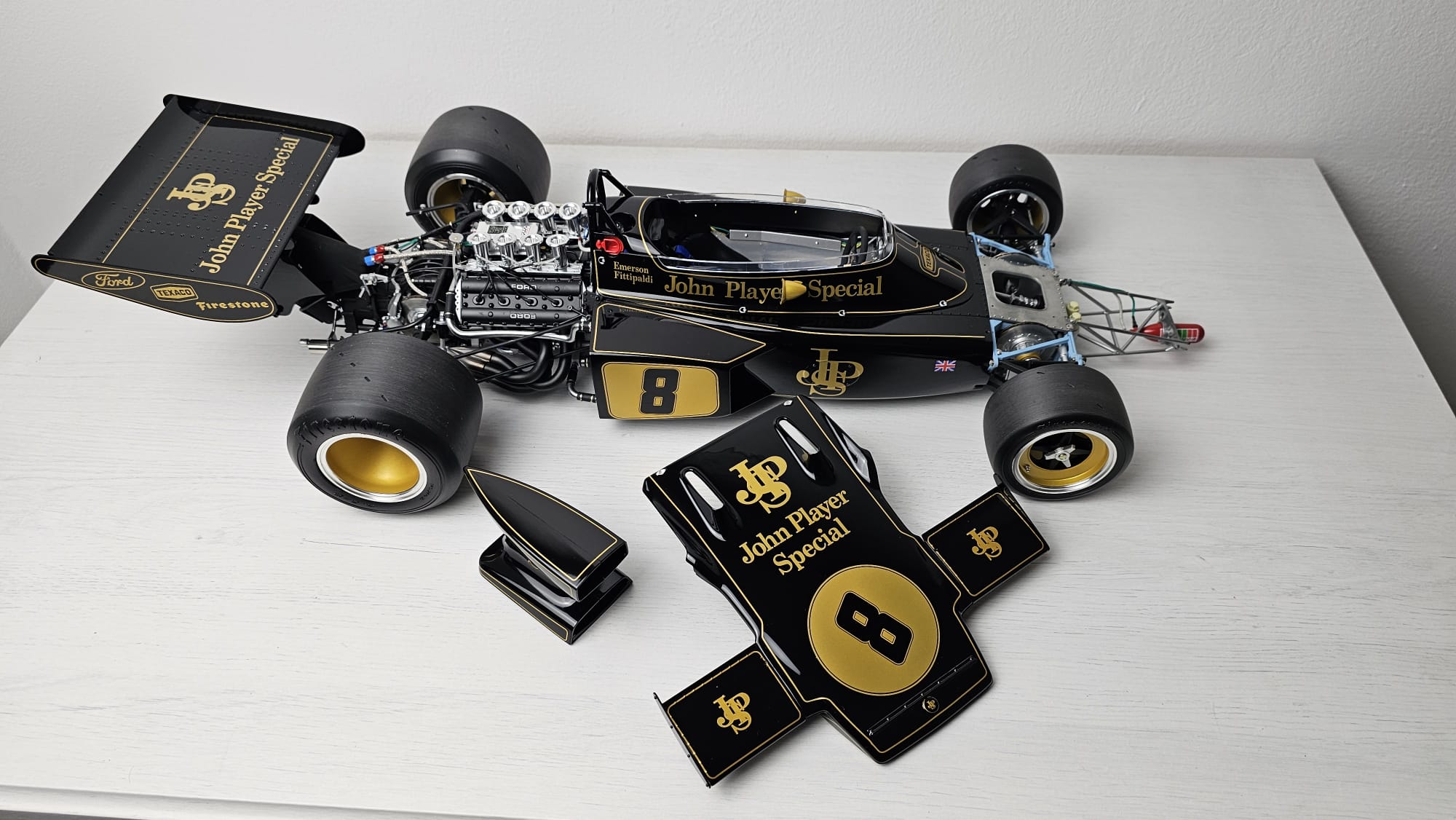Lotus 72D - 1972 British GP - Emerson Fittipaldi - 1/8 Fertigmodell – Bild 5