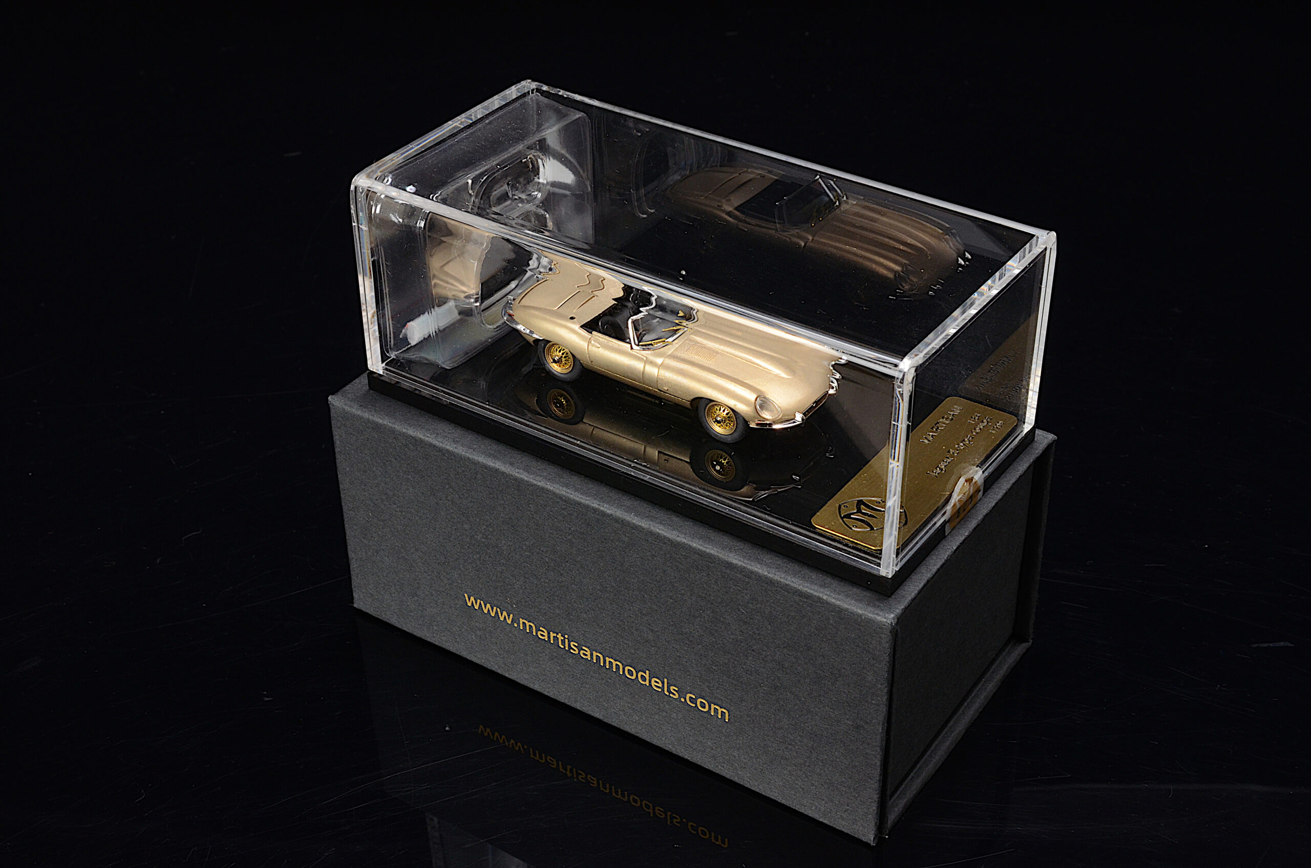 Martisan Jaguar E-Type Roadster Serie 1 - 1/64 – Bild 7