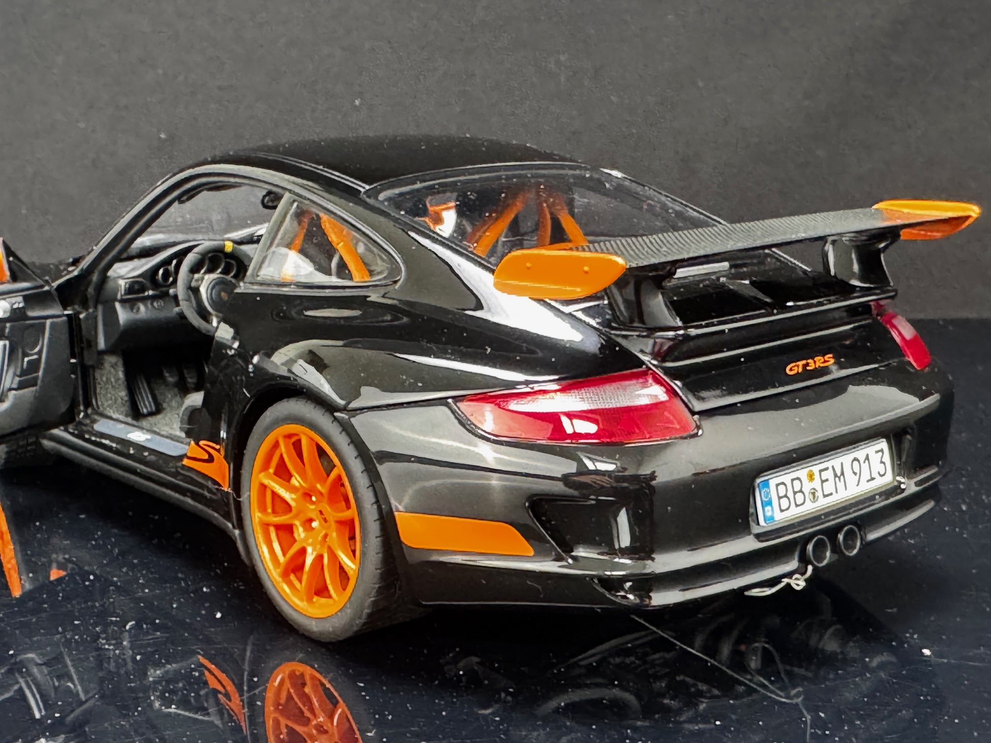 AUTOart Porsche 911 997 GT3 RS - 1/18 - 画像4